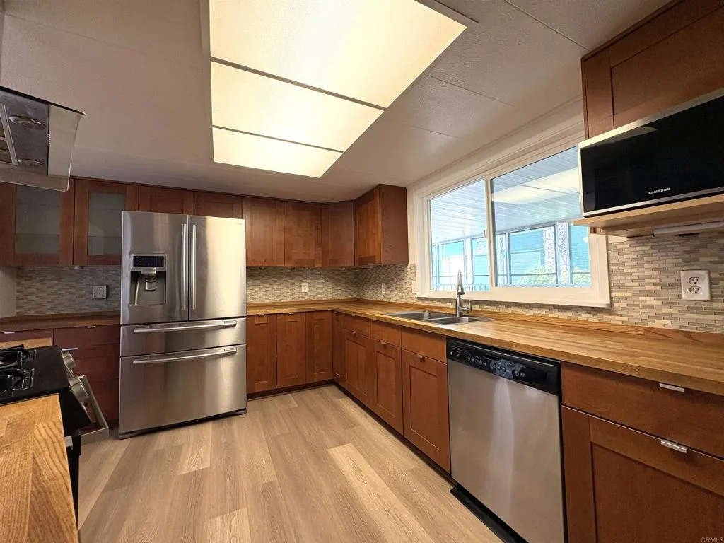 https://cdn.realtyfeed.com/cdn/127/306737591/f9aa1674aa46336ec5ad573505ca39d1.webp