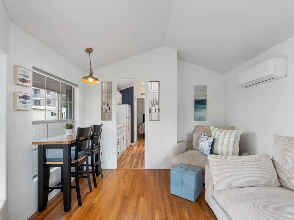 https://cdn.realtyfeed.com/cdn/127/306737621/1110e5907bc41be8f826abf09b771b8b.webp