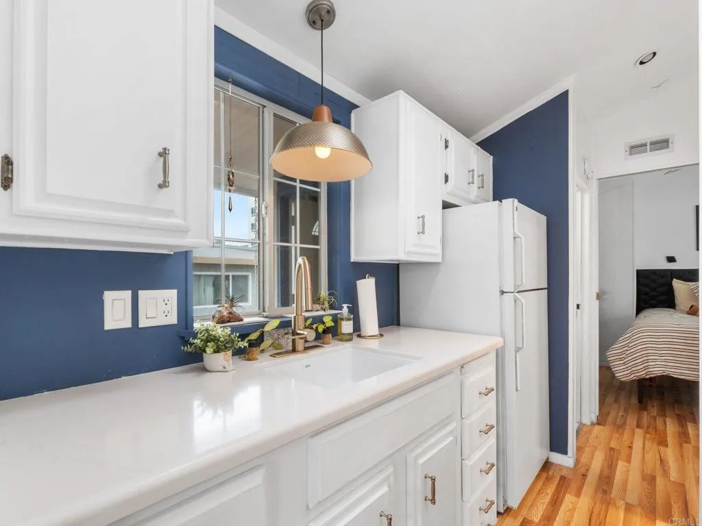 https://cdn.realtyfeed.com/cdn/127/306737621/74bc8dcb6ca334a0b2e01cab287d3995.webp