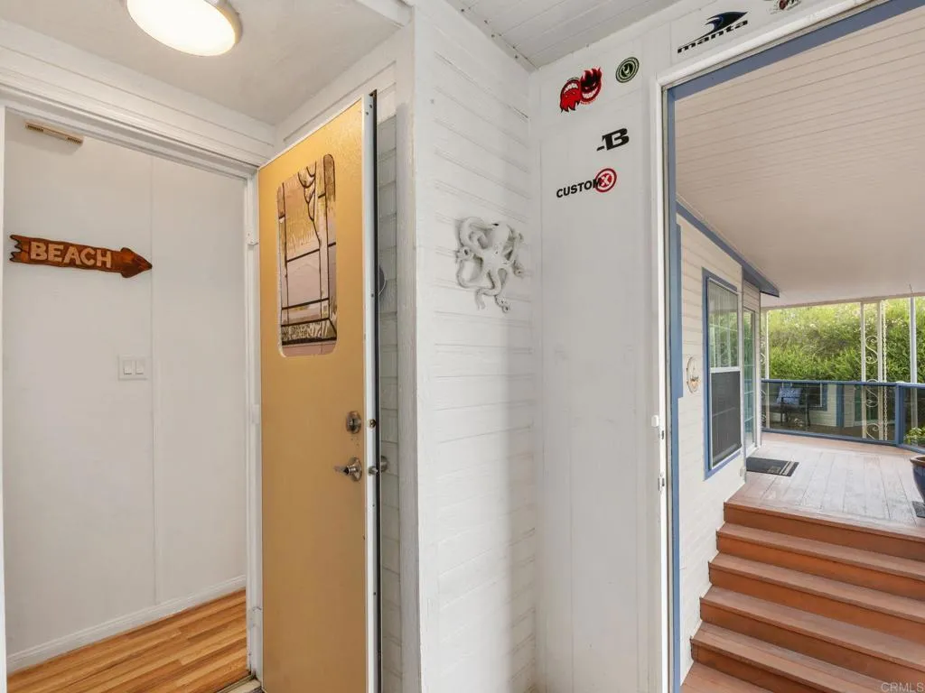 https://cdn.realtyfeed.com/cdn/127/306737621/bf48e14b5a8023e2c06aa8d39fc7f1e2.webp