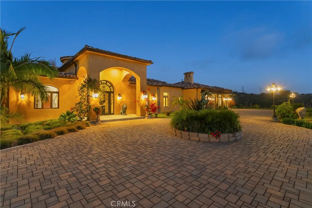 https://cdn.realtyfeed.com/cdn/127/306737686/356d8ff376f17dbda3a41d251ba98d7a.webp