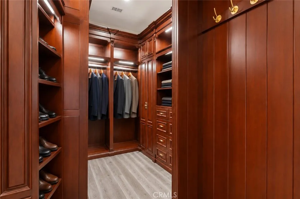 https://cdn.realtyfeed.com/cdn/127/306737686/fa9b7ad0f3ebdf2fcb51a0060373b4a8.webp
