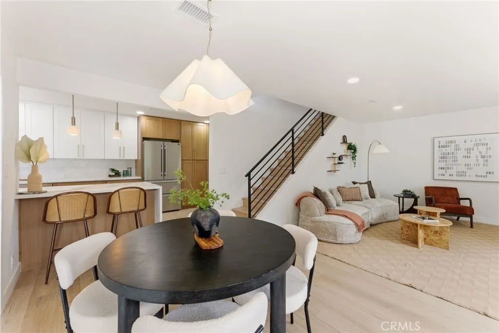 https://cdn.realtyfeed.com/cdn/127/306737712/1b65d86a0b4f866c92e1fc385b3476a4.webp