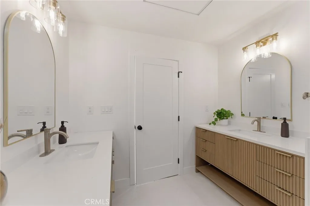 https://cdn.realtyfeed.com/cdn/127/306737712/85b6e85cd5bfff7aea39031c39e1e68d.webp