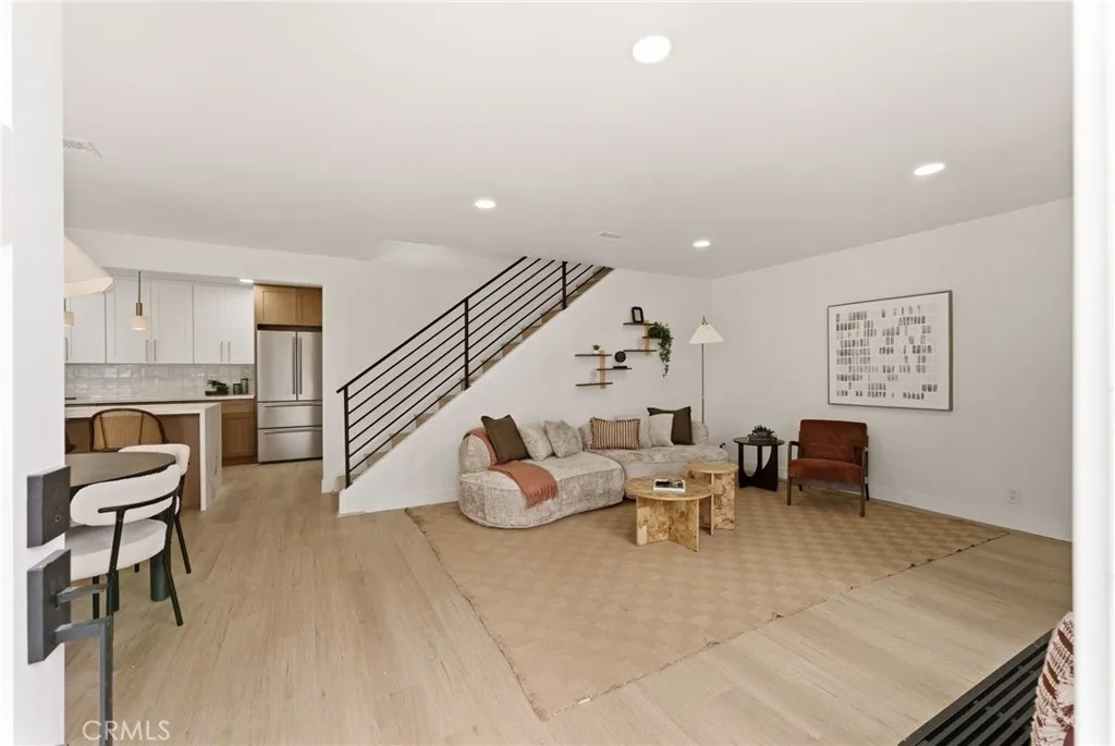 https://cdn.realtyfeed.com/cdn/127/306737712/8bf93de8bf627ccacff829b5864f09d9.webp