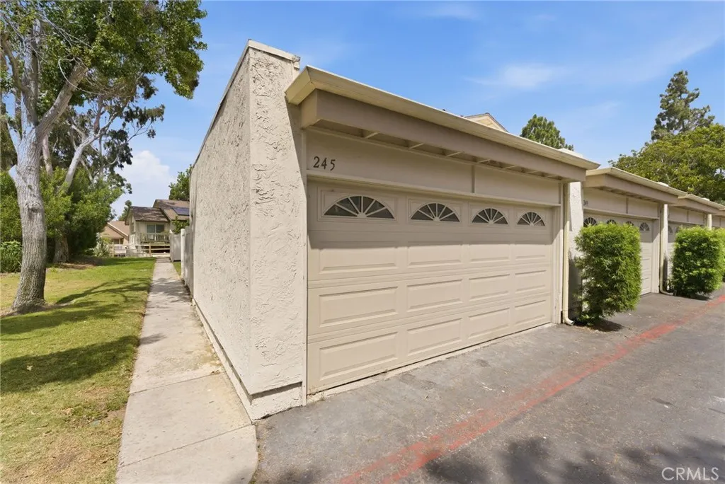https://cdn.realtyfeed.com/cdn/127/306737712/a8e01ab5ca5944f405e2d4676c133d1b.webp