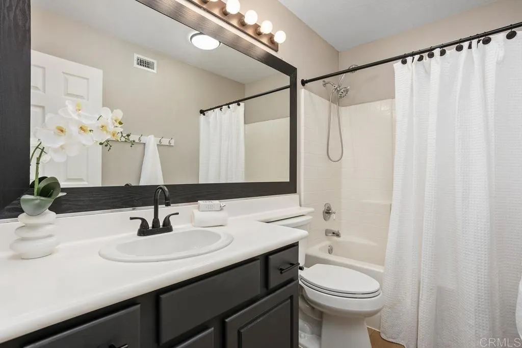 https://cdn.realtyfeed.com/cdn/127/306737750/e4ce54aa6666ef0c08e749cab26e000d.webp
