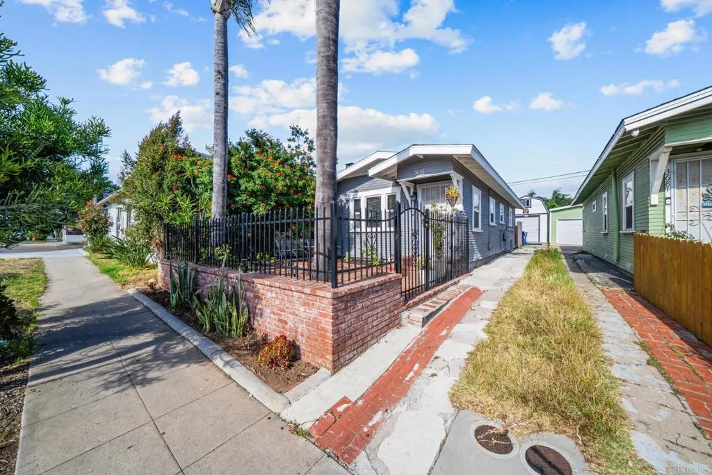 https://cdn.realtyfeed.com/cdn/127/306737788/e955f6512c86e037a92da5258c589cdf.webp