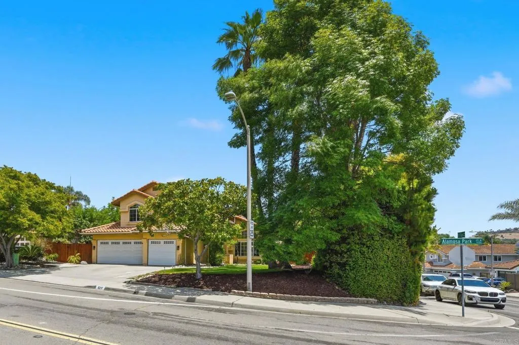 https://cdn.realtyfeed.com/cdn/127/306737808/0ddc1ed02f019c4646ddeacec5a353f3.webp