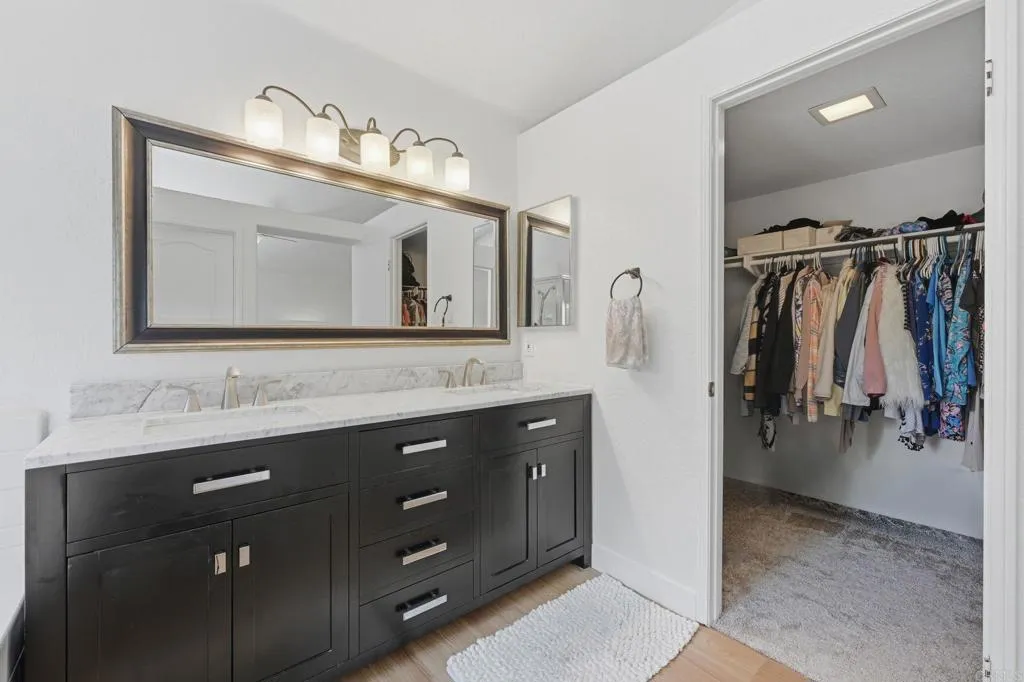 https://cdn.realtyfeed.com/cdn/127/306737808/1080b860a3262908bea544f249d199f3.webp