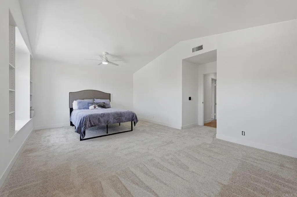 https://cdn.realtyfeed.com/cdn/127/306737808/18cd2209620411e236a8ac71a5db138e.webp