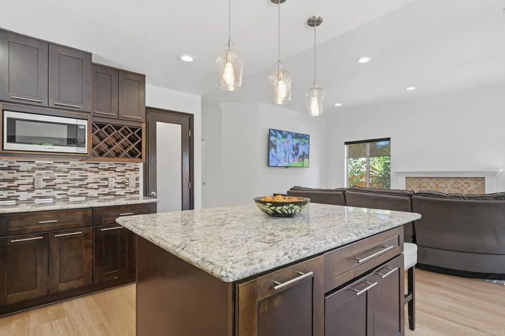 https://cdn.realtyfeed.com/cdn/127/306737808/22164058be31224819ca6cf34cf5b294.webp