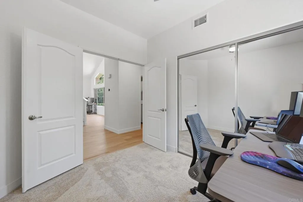 https://cdn.realtyfeed.com/cdn/127/306737808/41ea7b29b08ff8c4f6212aa453761fb1.webp