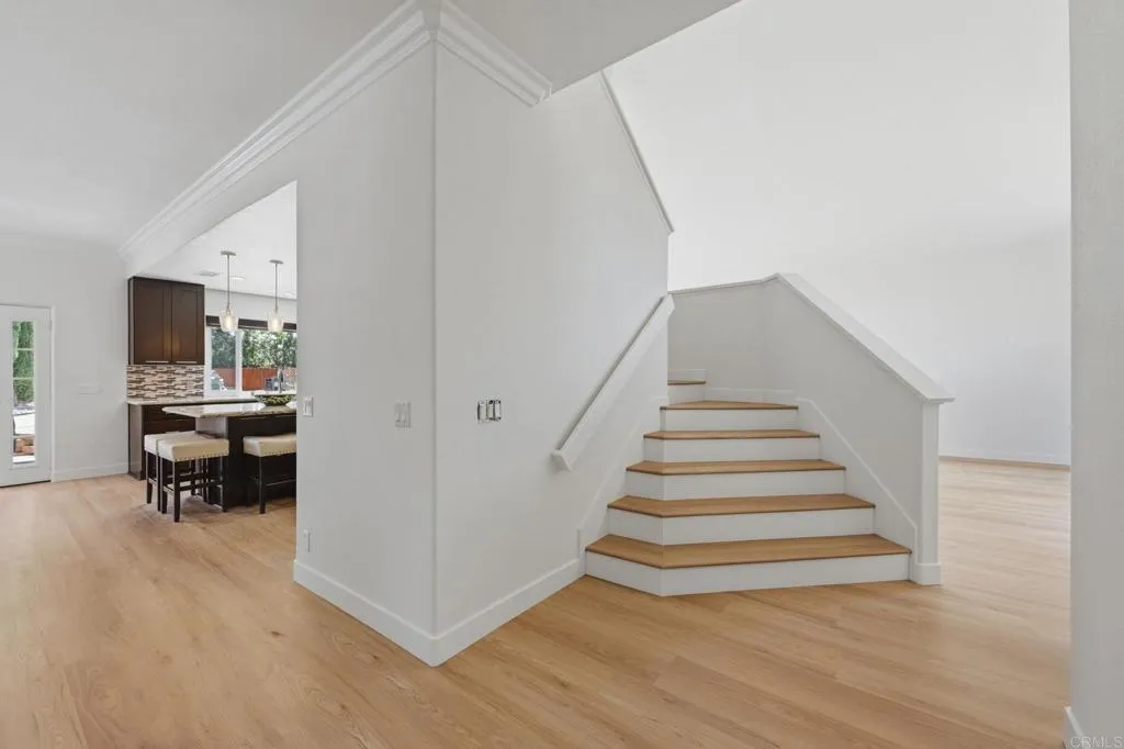 https://cdn.realtyfeed.com/cdn/127/306737808/b91f9b52219d98a69f1c29f05f4128f5.webp