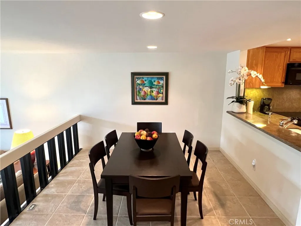 https://cdn.realtyfeed.com/cdn/127/306737810/03f92245f29dcd6453229075fef6b207.webp