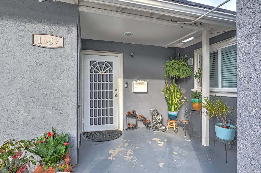 https://cdn.realtyfeed.com/cdn/127/306737828/896ccd13d2f4f30b7a575060c15336d0.webp