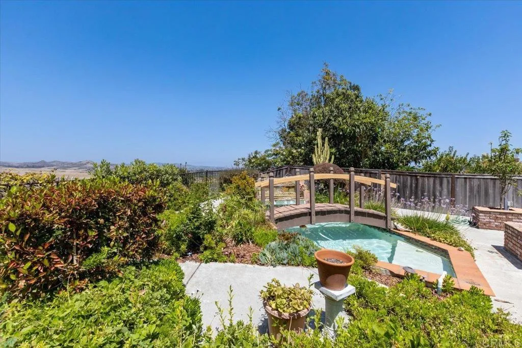 https://cdn.realtyfeed.com/cdn/127/306737838/81917849b1e2e08b34a6c37ec9429de8.webp
