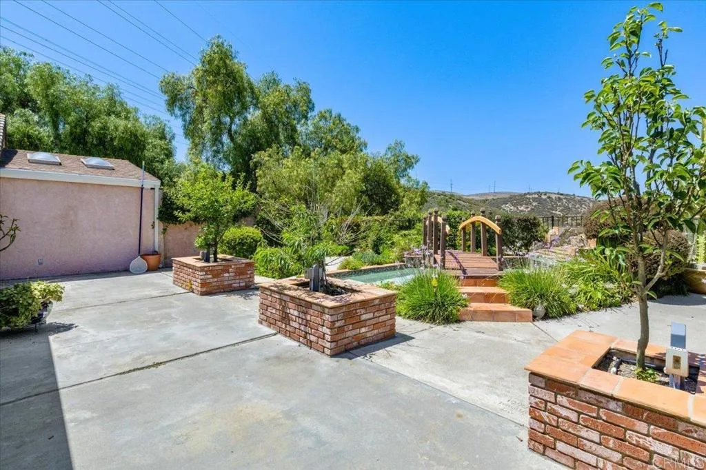 https://cdn.realtyfeed.com/cdn/127/306737838/9500f036815e128235ca1956c61b8133.webp
