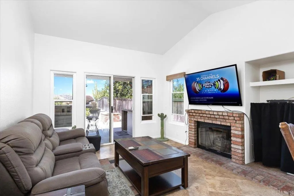 https://cdn.realtyfeed.com/cdn/127/306737838/cbb69573022e4ebc17c4a3578d2af8c8.webp