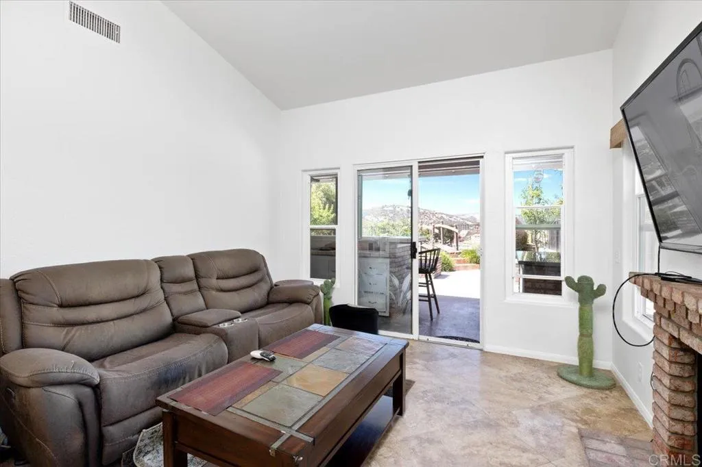 https://cdn.realtyfeed.com/cdn/127/306737838/d803860fe68c813d66b6f7f3892fc7d7.webp