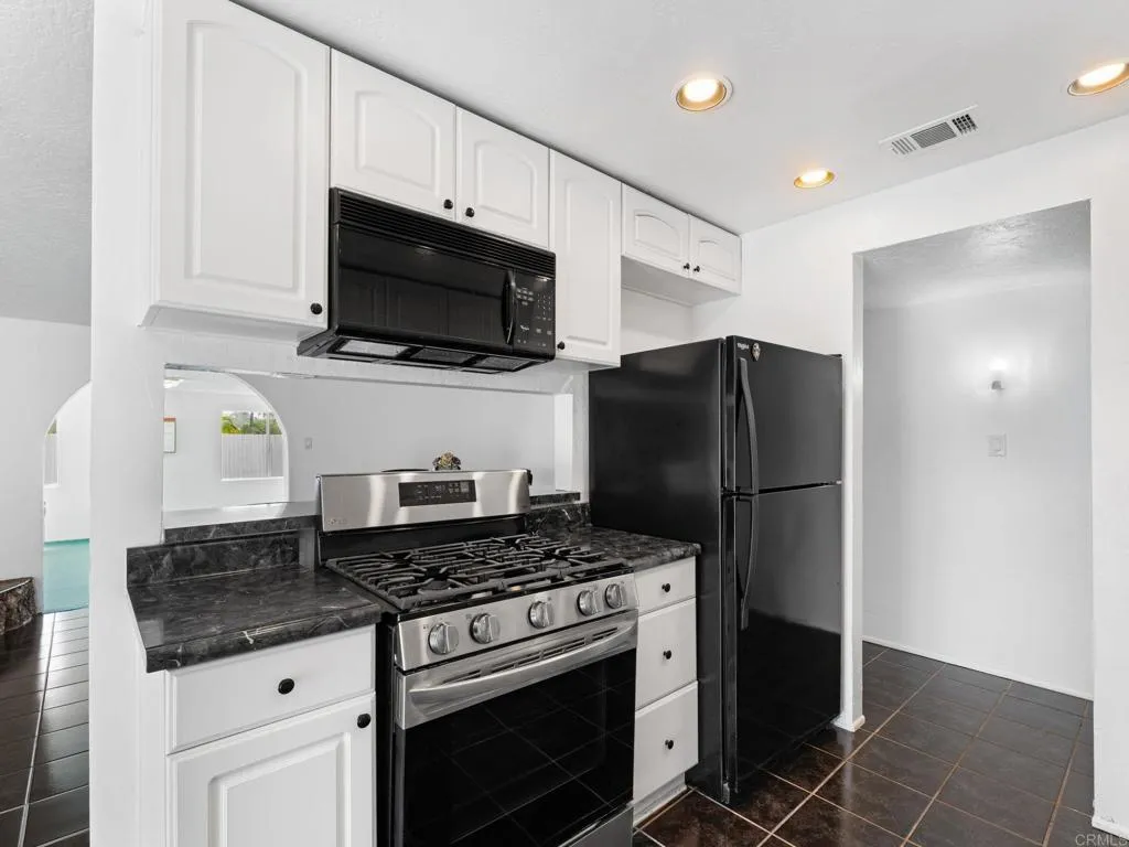 https://cdn.realtyfeed.com/cdn/127/306737855/149367d3eaaf4cfa4f8484bac0f2e91e.webp