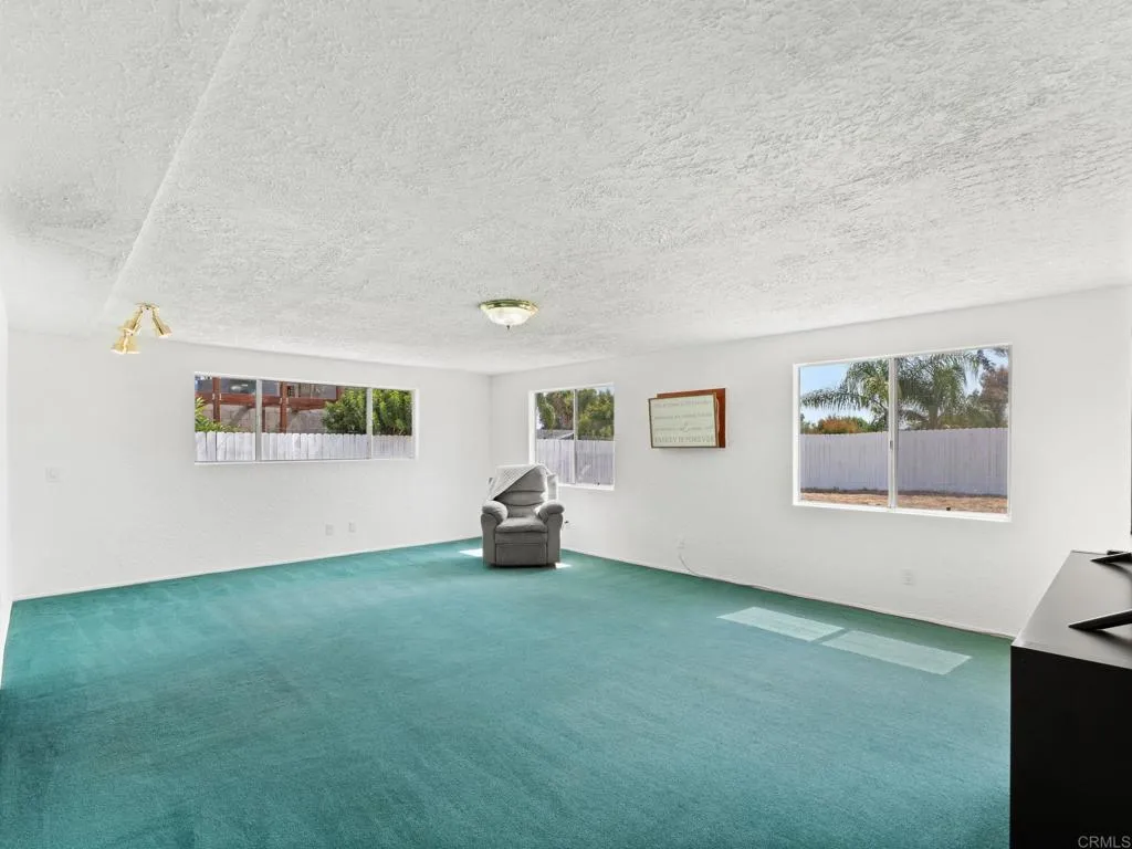https://cdn.realtyfeed.com/cdn/127/306737855/28e19b6c9d766f5add4280c6276ca275.webp