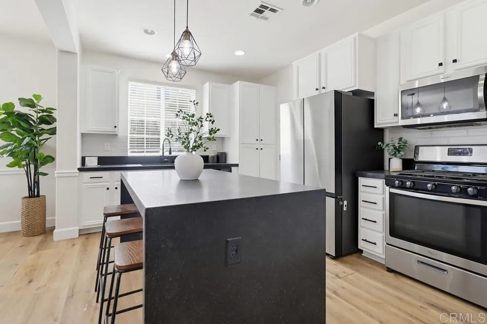 https://cdn.realtyfeed.com/cdn/127/306737889/c6f48bf6d8e3bd8454e4ed7639f66a37.webp