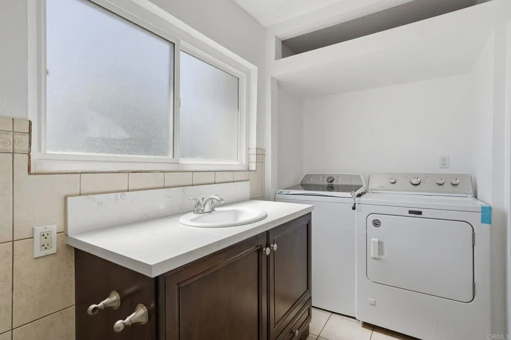 https://cdn.realtyfeed.com/cdn/127/306737907/01c599b6c3a6579dea818c2f3f02f4e6.webp