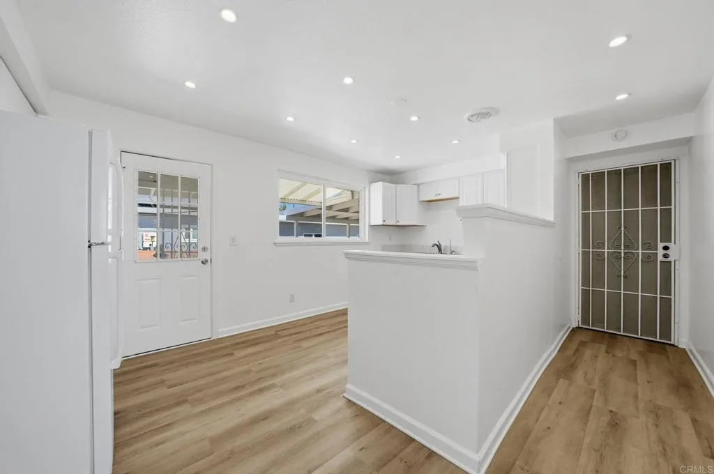 https://cdn.realtyfeed.com/cdn/127/306737907/13e362366639f7ee6894b951c230b916.webp