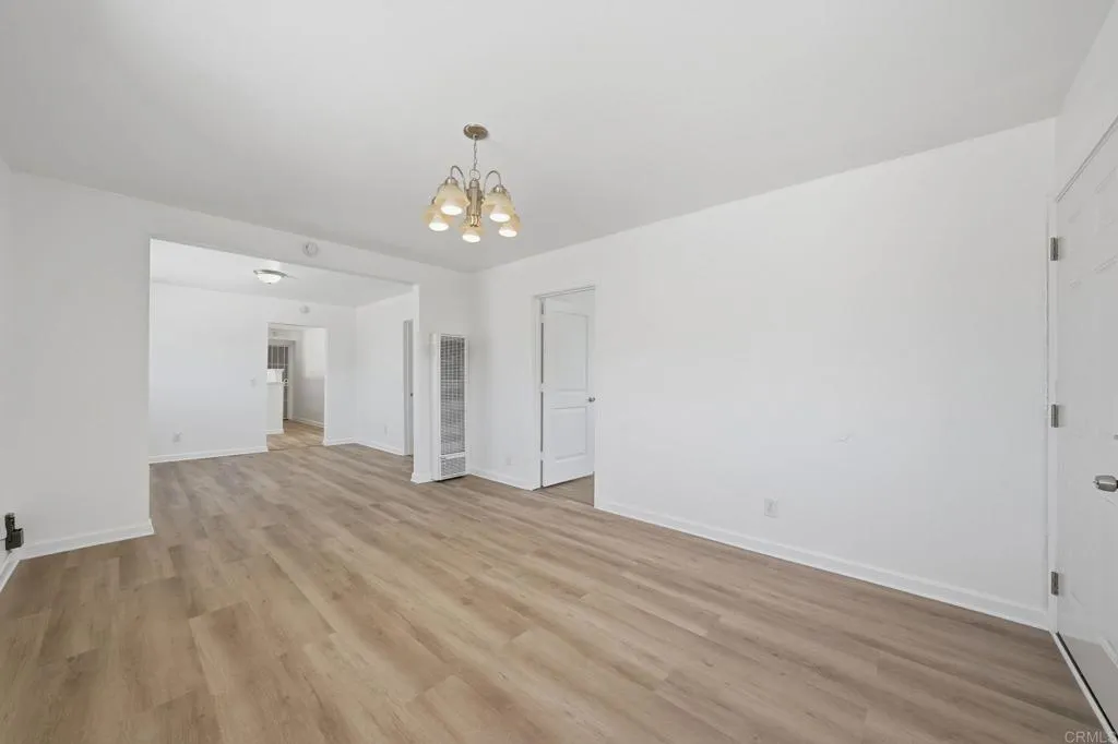 https://cdn.realtyfeed.com/cdn/127/306737907/50ac93b8bdcc530204ed7e5477696b74.webp
