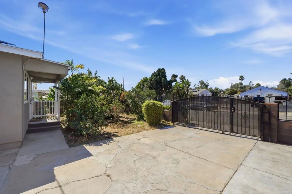 https://cdn.realtyfeed.com/cdn/127/306737907/e2a1a7b0179abb6eb6e98d824d1b4182.webp