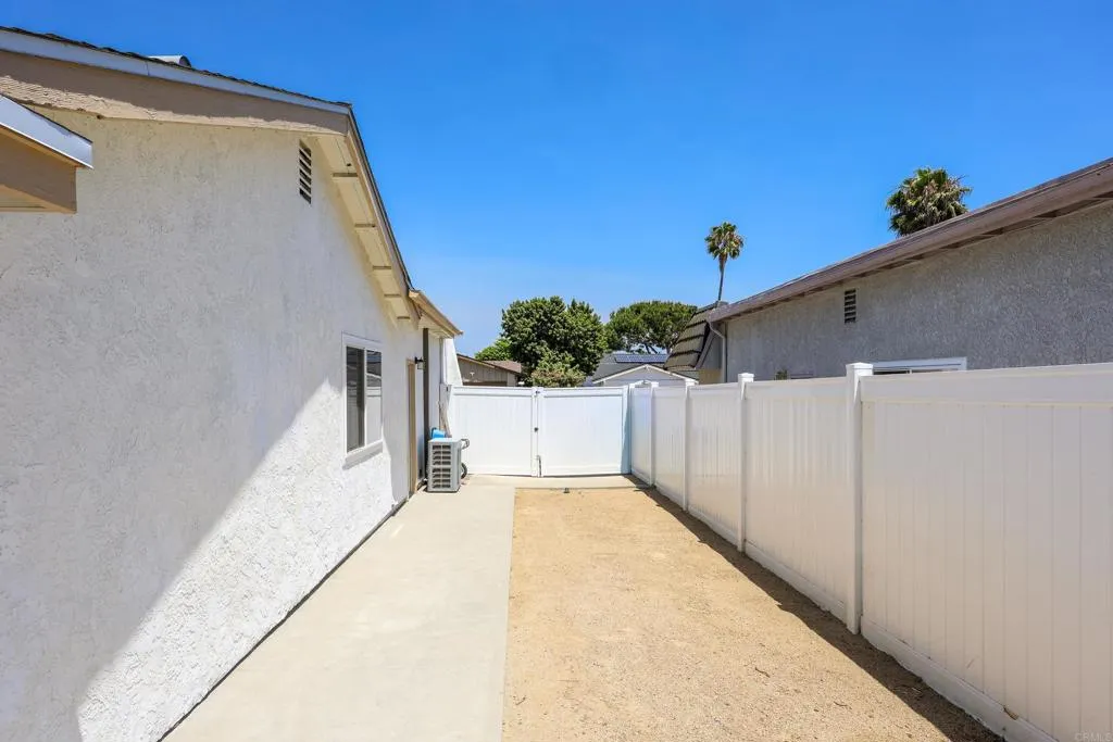 https://cdn.realtyfeed.com/cdn/127/306737908/1be5d8dc53752348a40890af8610c4e6.webp