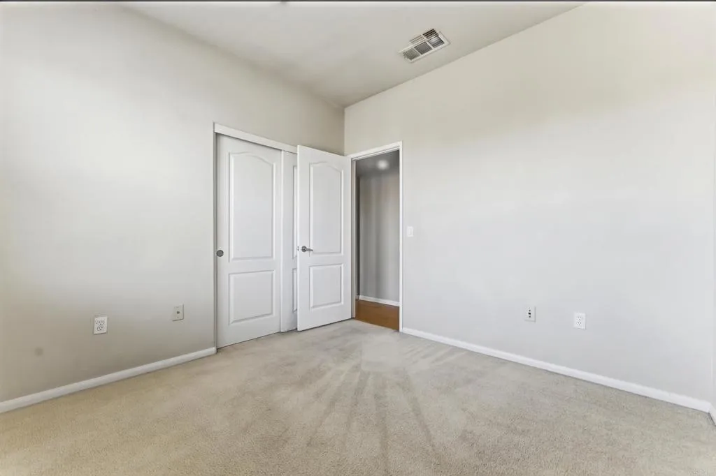 https://cdn.realtyfeed.com/cdn/127/306737938/006a61d50743fdc7ddb74e55a43b737e.webp