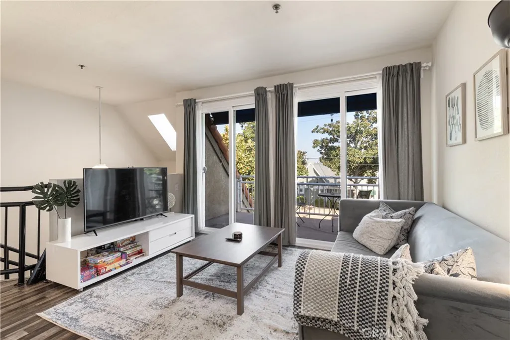 Alhambra, CA 91801