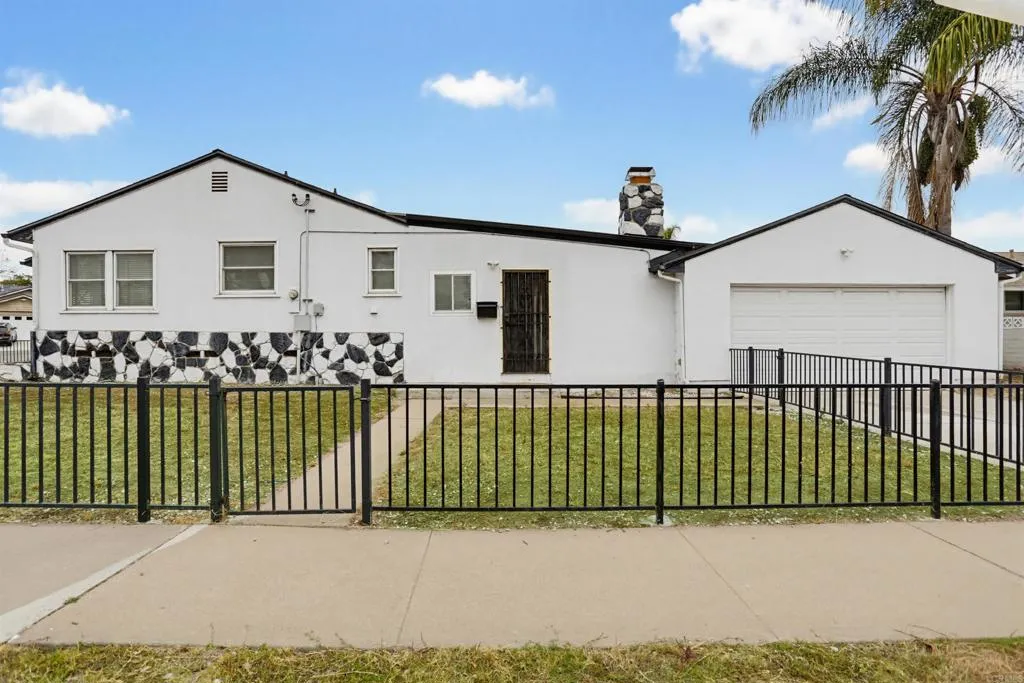 https://cdn.realtyfeed.com/cdn/127/306738041/3069130d41805477fa390cfa5341fb30.webp