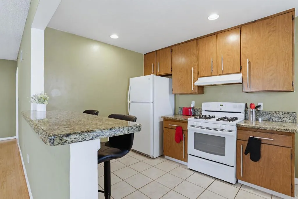 https://cdn.realtyfeed.com/cdn/127/306738041/b0f6be9fc8683e858108253913569ffd.webp
