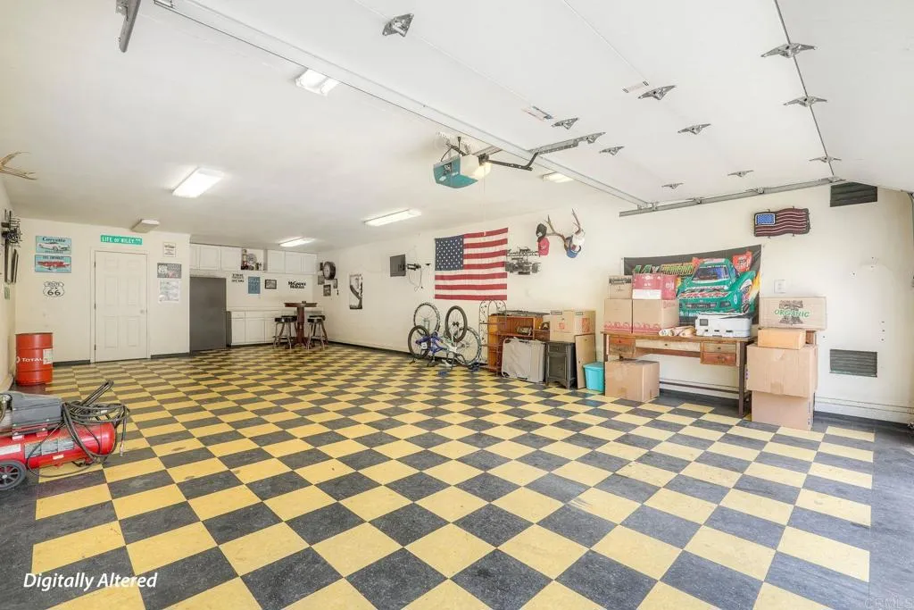 https://cdn.realtyfeed.com/cdn/127/306738088/2921d28aa52fd310af056e56216159a7.webp