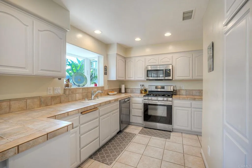 https://cdn.realtyfeed.com/cdn/127/306738088/48c88aa05f1f8373dd3d271fdd51063a.webp
