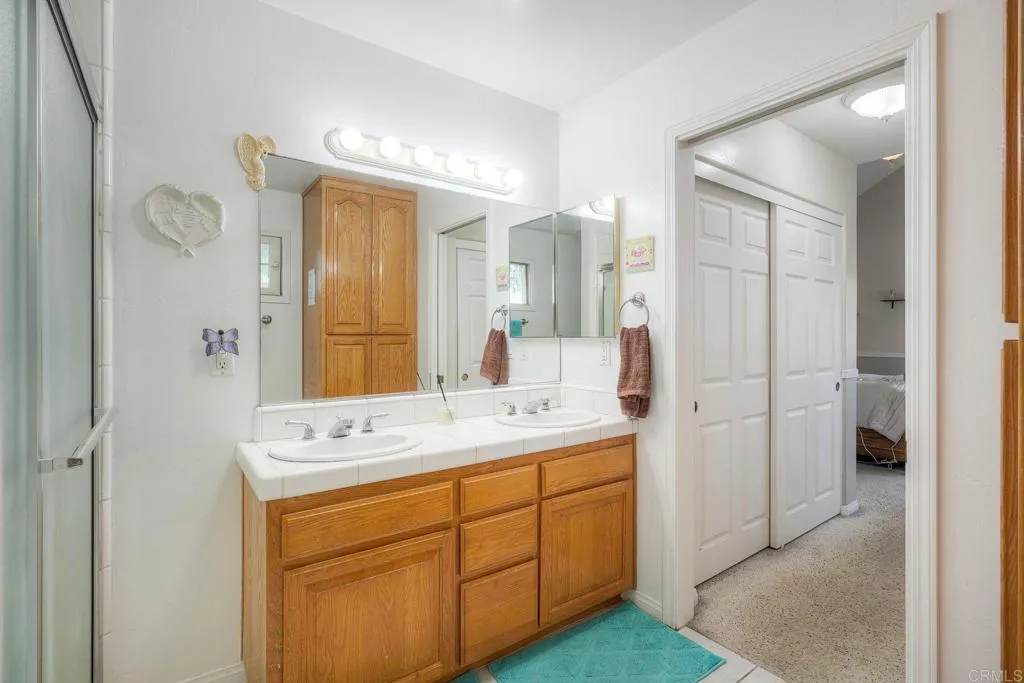 https://cdn.realtyfeed.com/cdn/127/306738088/8b149b162bf641733479fa7f5f47c5cc.webp