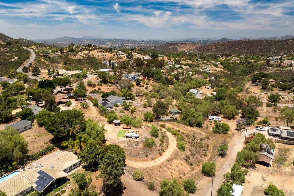 https://cdn.realtyfeed.com/cdn/127/306738106/21f338c7bee3ec504348179d2f2f3c08.webp