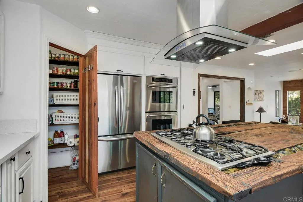 https://cdn.realtyfeed.com/cdn/127/306738106/d8be083f629b77f09f99539176c872e5.webp
