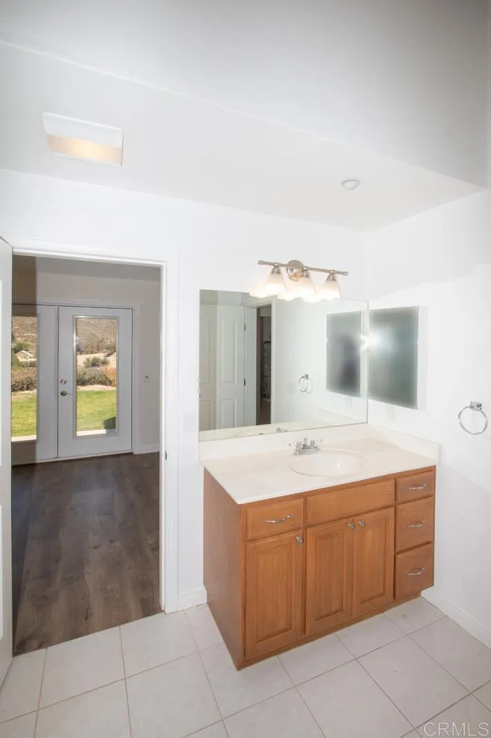 https://cdn.realtyfeed.com/cdn/127/306738140/c7c60e1139ae1cb8dc6ae18a2305da86.webp