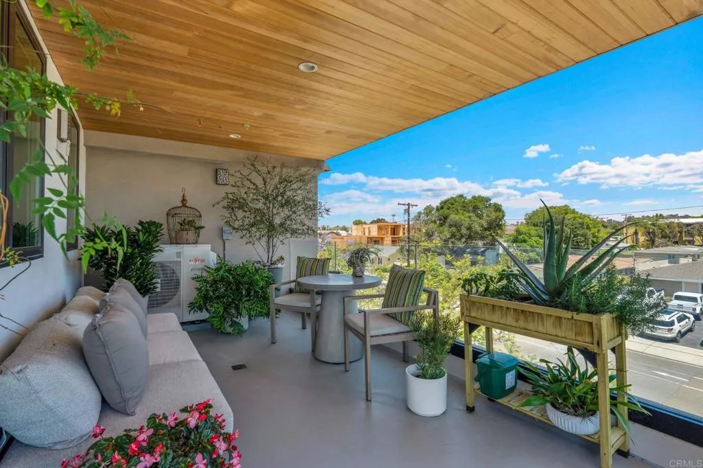 https://cdn.realtyfeed.com/cdn/127/306738232/9abefd5747007227a585fb81c8115d12.webp
