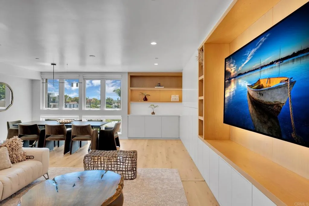 https://cdn.realtyfeed.com/cdn/127/306738232/d59e4fb210db2e26636e3dc1857f33fa.webp