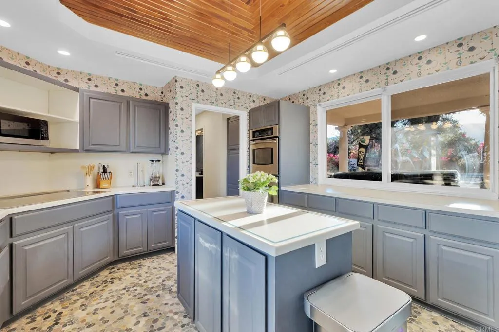https://cdn.realtyfeed.com/cdn/127/306738247/09d973561046b8c68876414e3d69e600.webp