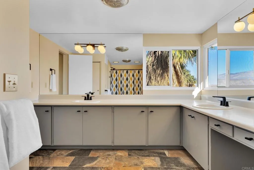 https://cdn.realtyfeed.com/cdn/127/306738247/4a0ae257cb1d95d608c8aa46a737f81c.webp