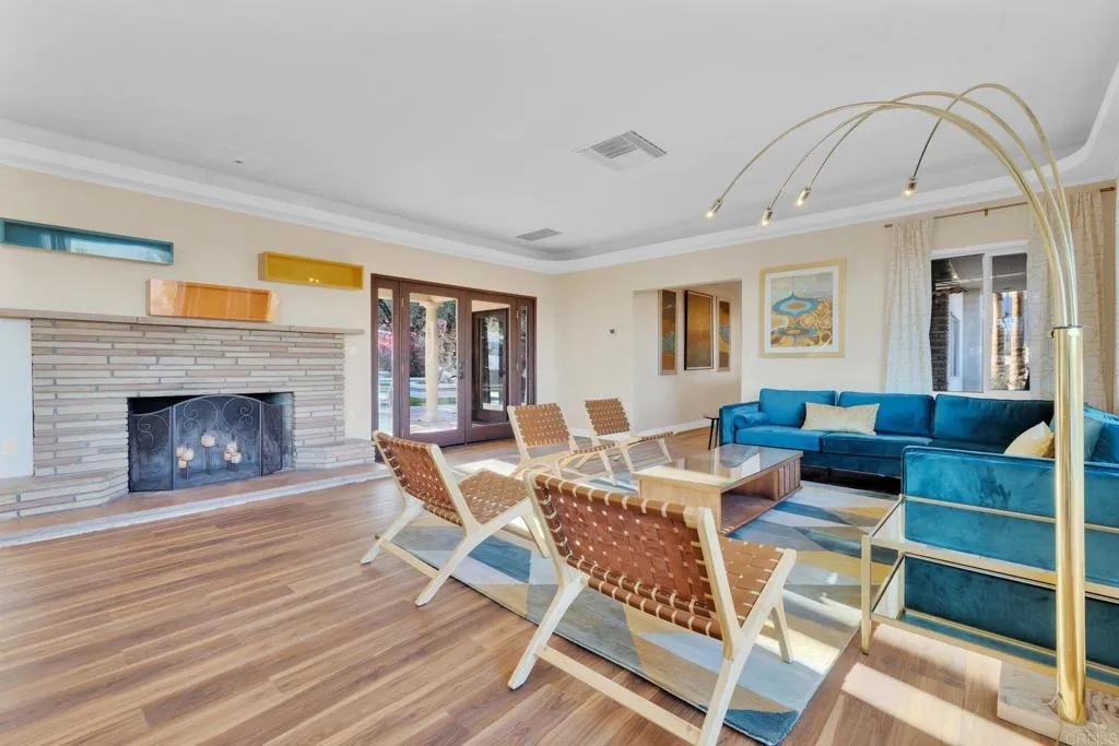https://cdn.realtyfeed.com/cdn/127/306738247/84d91a28f6cccdfed32cfa02158be0fd.webp
