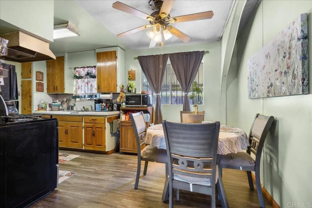 https://cdn.realtyfeed.com/cdn/127/306738284/3efa12cde5288a62d0803ee635c249fb.webp