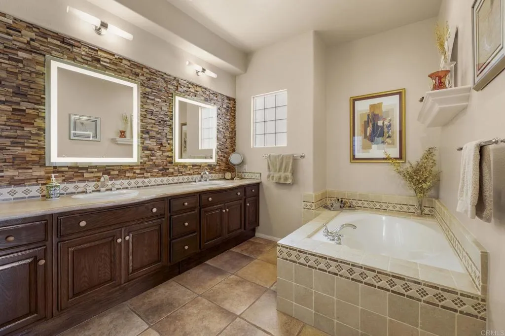 https://cdn.realtyfeed.com/cdn/127/306738307/b8d08694864555b96e95401212be53c2.webp