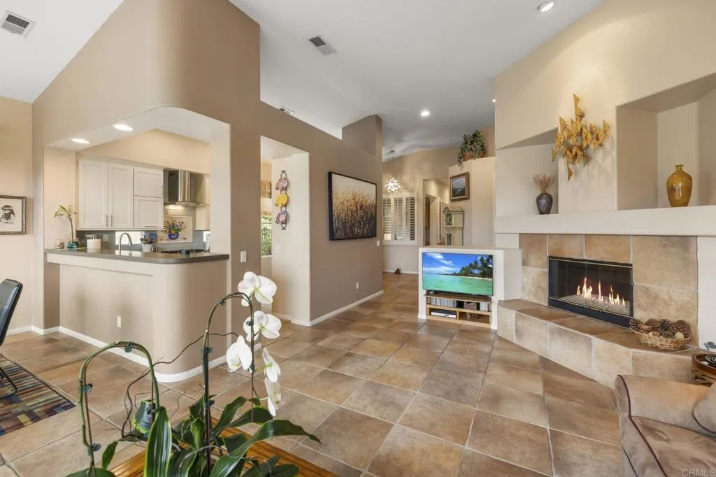 https://cdn.realtyfeed.com/cdn/127/306738307/d9f3bd3849bc91714b272dc5ee8fe9ee.webp